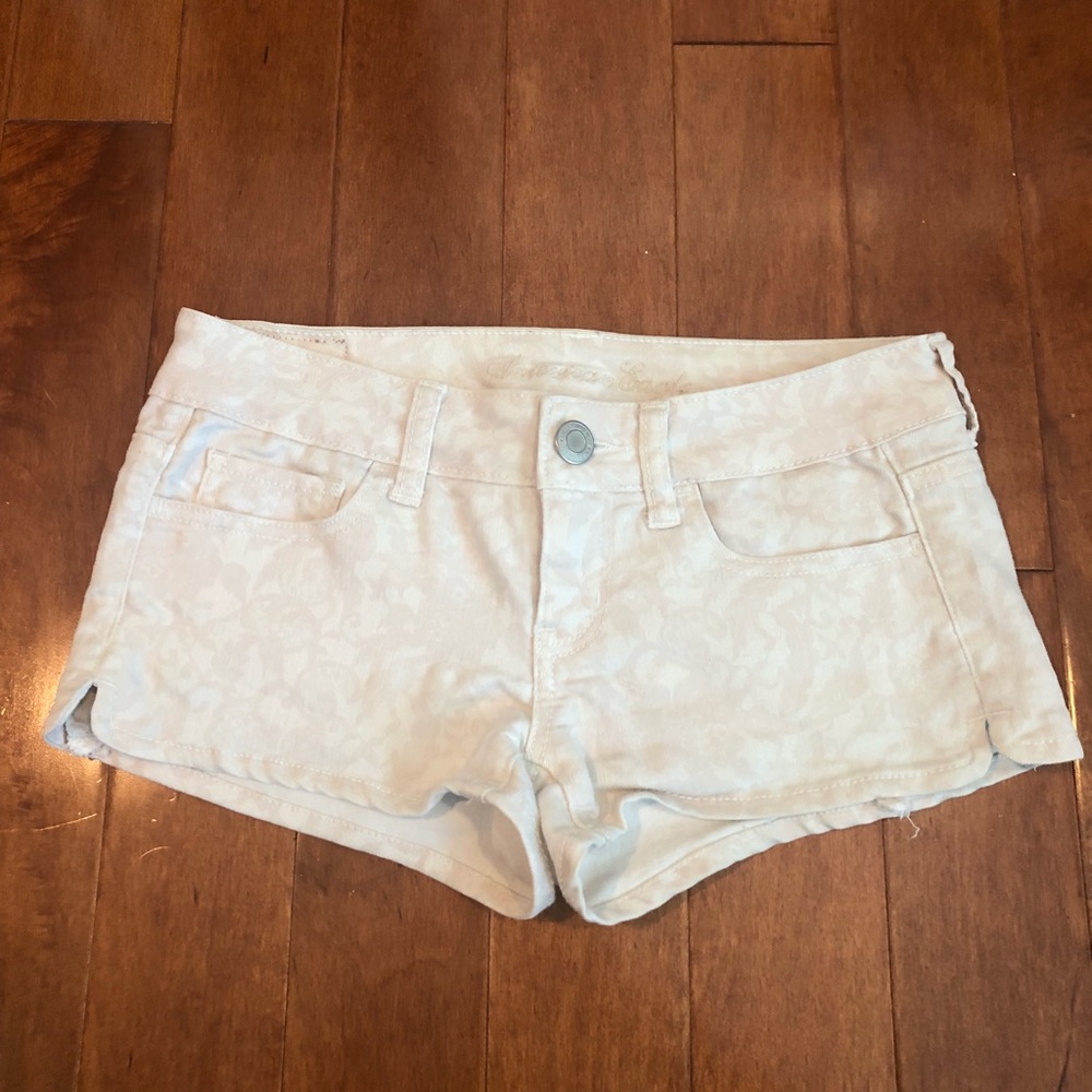 American Eagle blush shorts